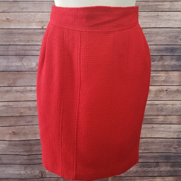 CHANEL Dresses & Skirts - CHANEL BOUTIQUE Vintage Textured Wool Pencil Skirt